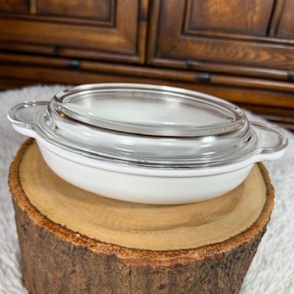 Vintage CorningWare Oval 14oz Handled Baker with Pyrex Handled Glass Lid - Picture 3 of 14